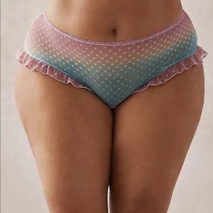 Torrid Cheeky Pink & Blue Ombre Mesh heart size 4